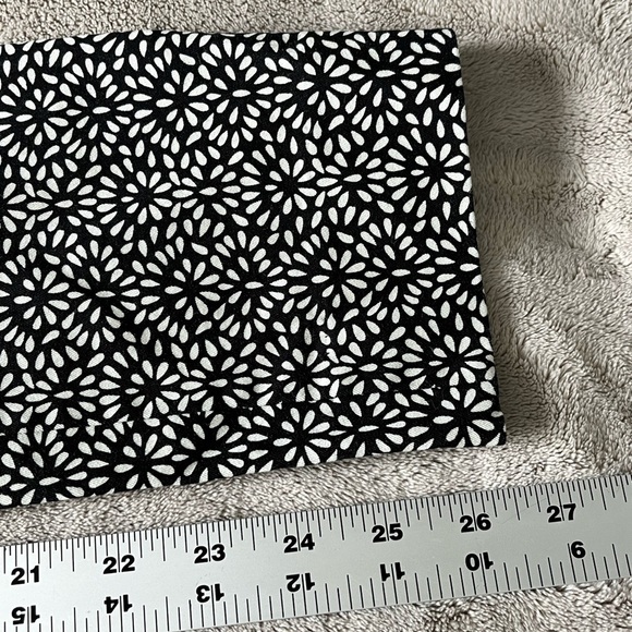 Banana Republic Sloan Crop Ankle Length Pants Slacks Black White Floral New 2 - Picture 12 of 12